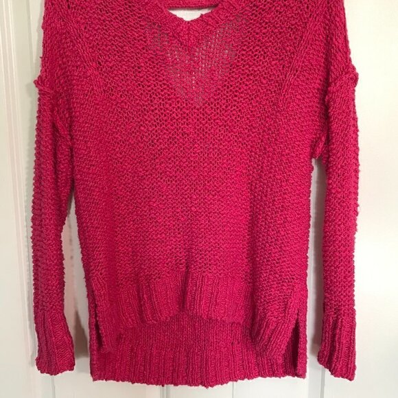 Hollister magenta/ fuchsia pink chunky knit sweater with cutout back, size XS - Picture 4 of 7